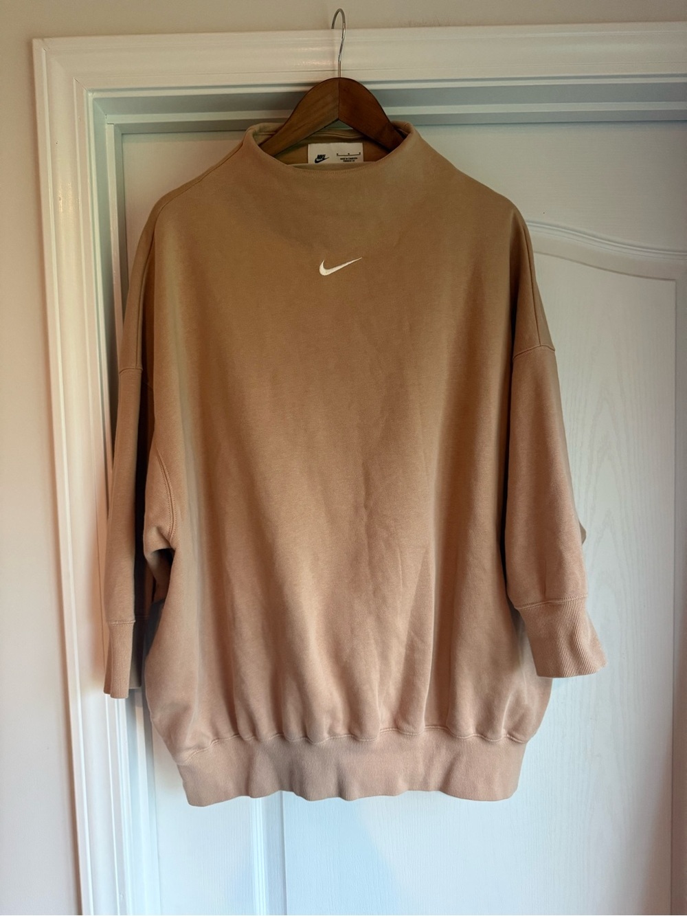 Nike women’s phoenix pullover in tan size medium